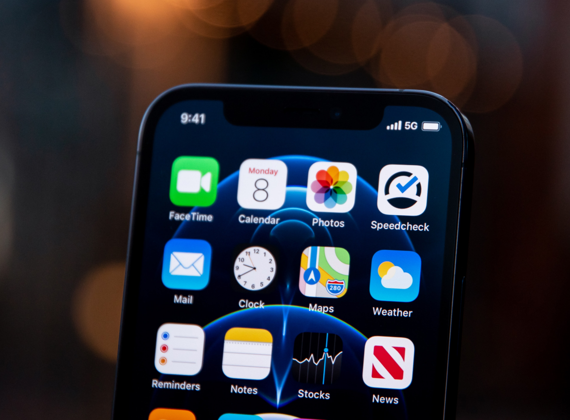 铜仁苹果手机维修分享为什么 iPhone 12 在冬季会自动关机 